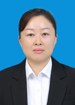 何伶俐.jpg
