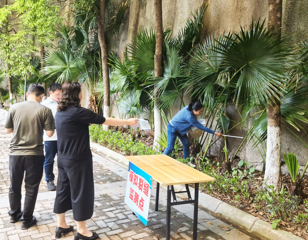 两路口街道开展地质灾害综合应急疏散演练 筑牢辖区安全防线2.png